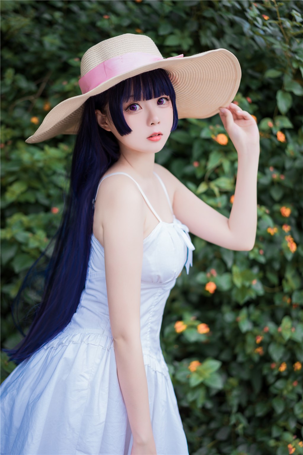 黑料吃瓜窥测：网友偶遇新晋影帝搂着助理肩膀走出餐厅，zq黑料