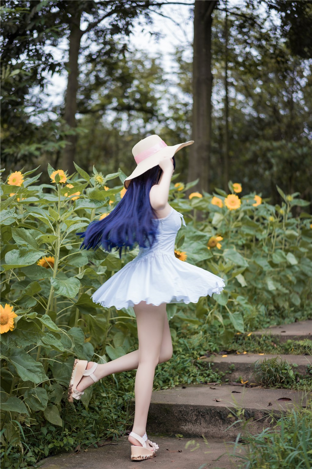 黑料吃瓜含讥:有人在男星衣柜发现她的装饰品,疑似同居?